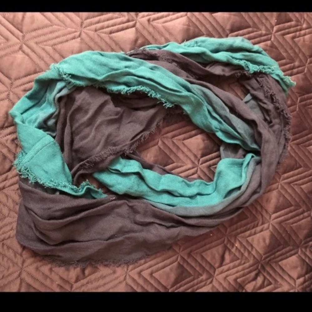 2 shade blue circle scarf